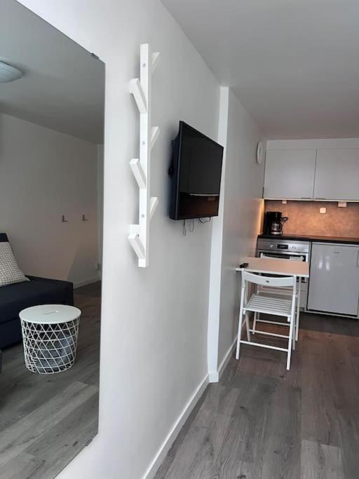 Laegenhet Med Egen Ingang. Apartment Sundsvall Luaran gambar